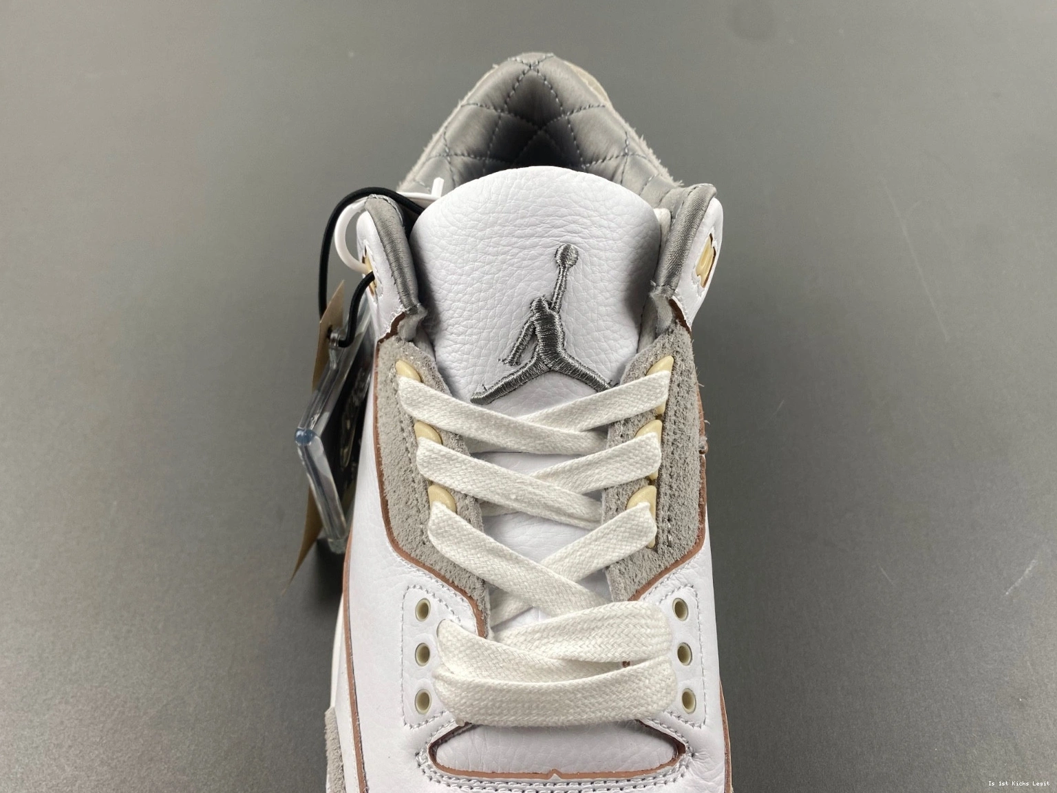 3 Jordan Retro Ma (W) DH3434-110 - Maniére A 1002